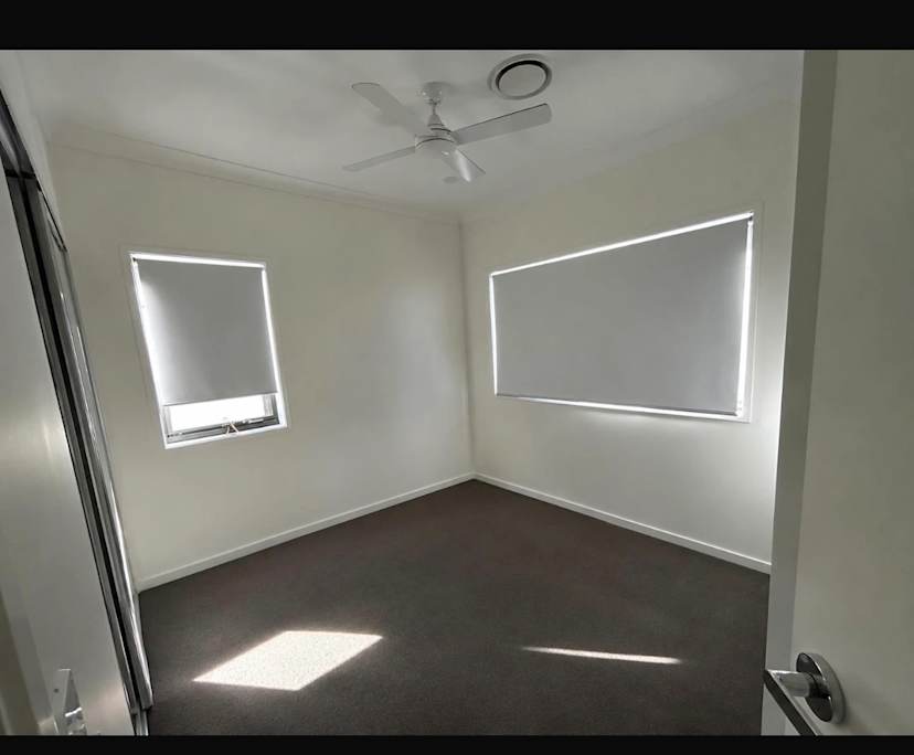 Room in a share house