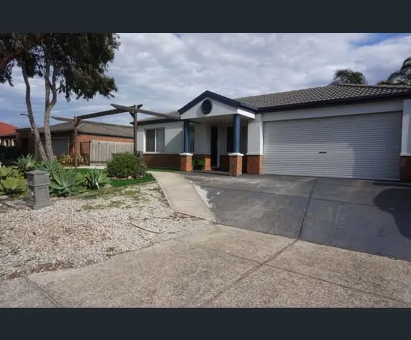 $395, Whole-property, 3 bathrooms, Point Cook VIC 3030