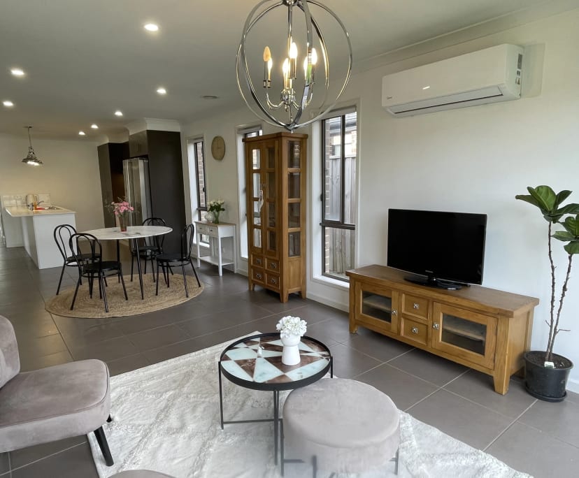 Room in a share house