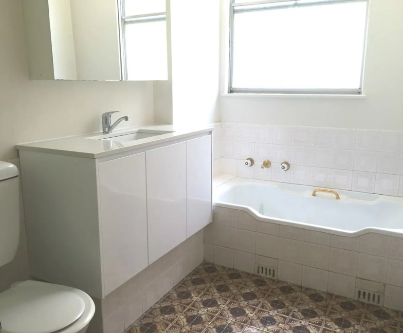 $1,000, 1-bed, 1 bathroom, Bondi NSW 2026