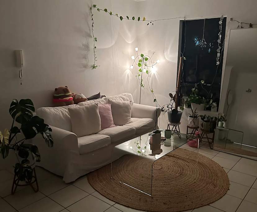 Unfurnished room with own bathroom