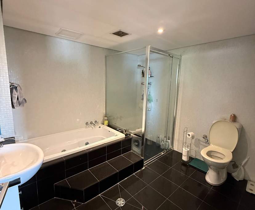 $340, Flatshare, 3 bathrooms, Newtown NSW 2042