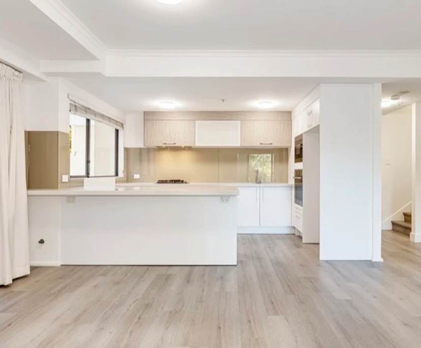 Furnished room with ensuite in a flatshare