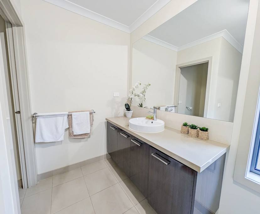 $196, Share-house, 5 bathrooms, South Morang VIC 3752