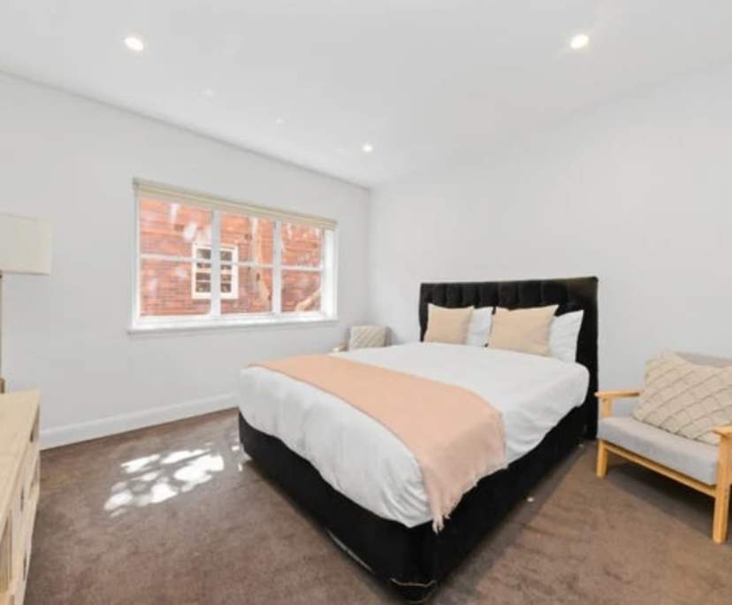 Furnished room in a flatshare