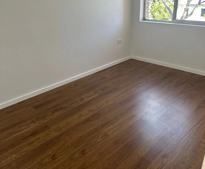 Unfurnished room in a flatshare