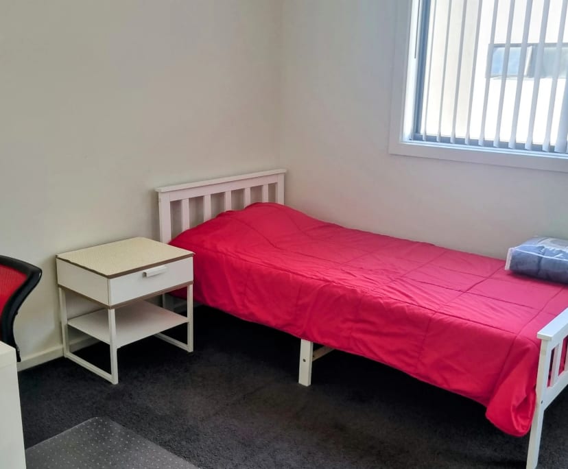 Furnished room in a flatshare