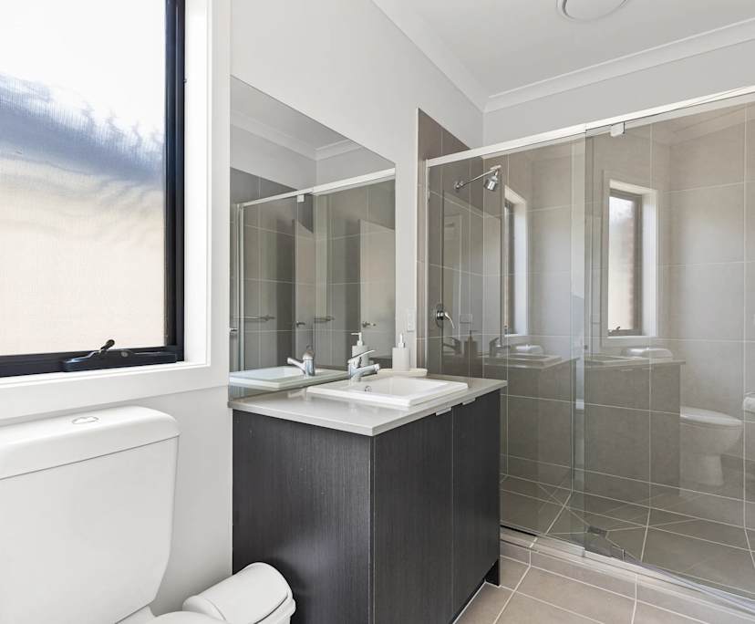 $550, Homestay, 4 bathrooms, Melton South VIC 3338