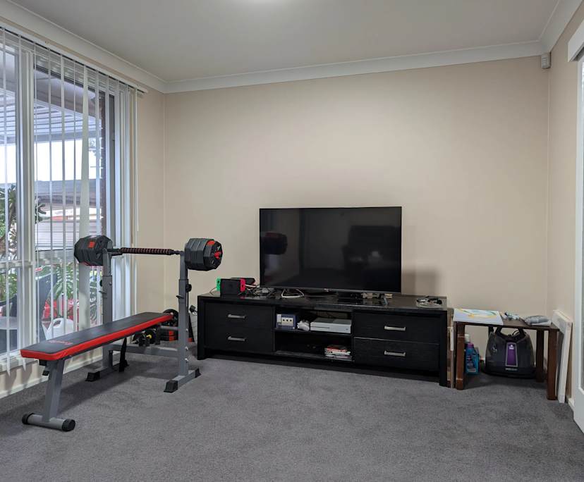 $275, Share-house, 3 bathrooms, Chipping Norton NSW 2170