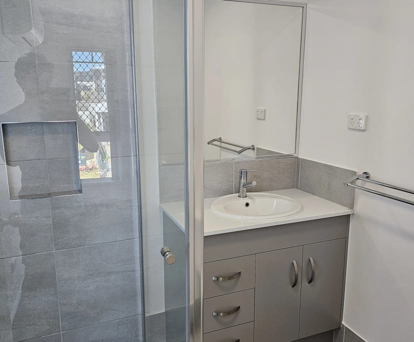 $180-300, Share-house, 2 rooms, Spring Mountain QLD 4300, Spring Mountain QLD 4300