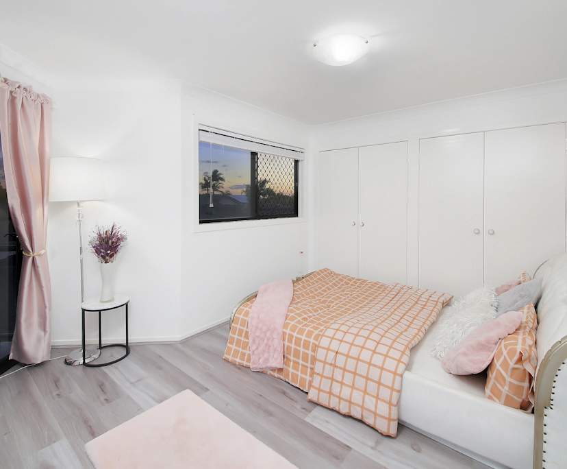 $300, Share-house, 6 bathrooms, Stretton QLD 4116