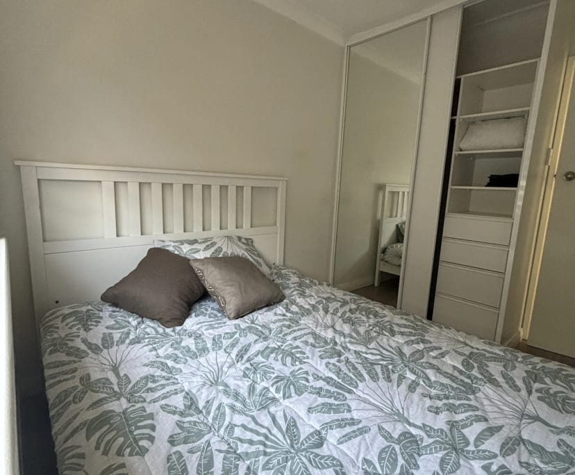 Furnished room in a flatshare