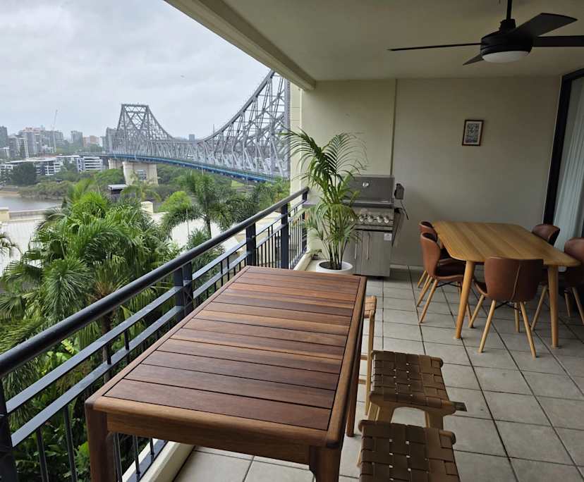 Furnished room with ensuite in a flatshare
