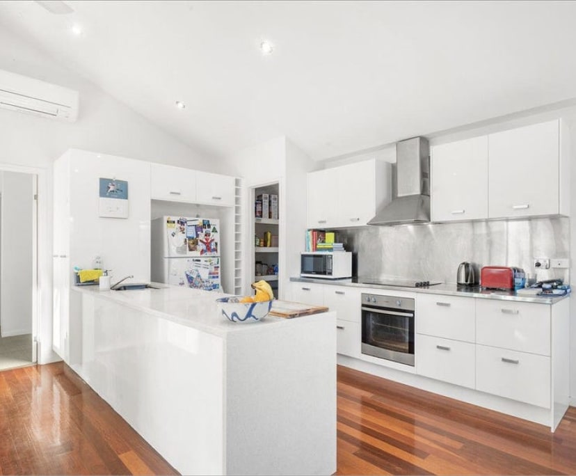 $240, Share-house, 3 bathrooms, Windsor QLD 4030