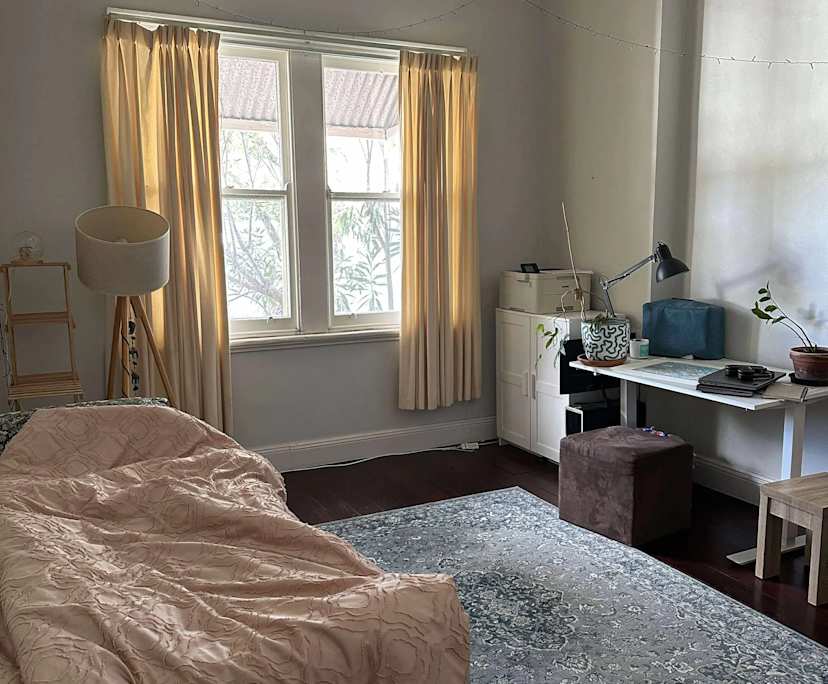 Furnished room in a share house