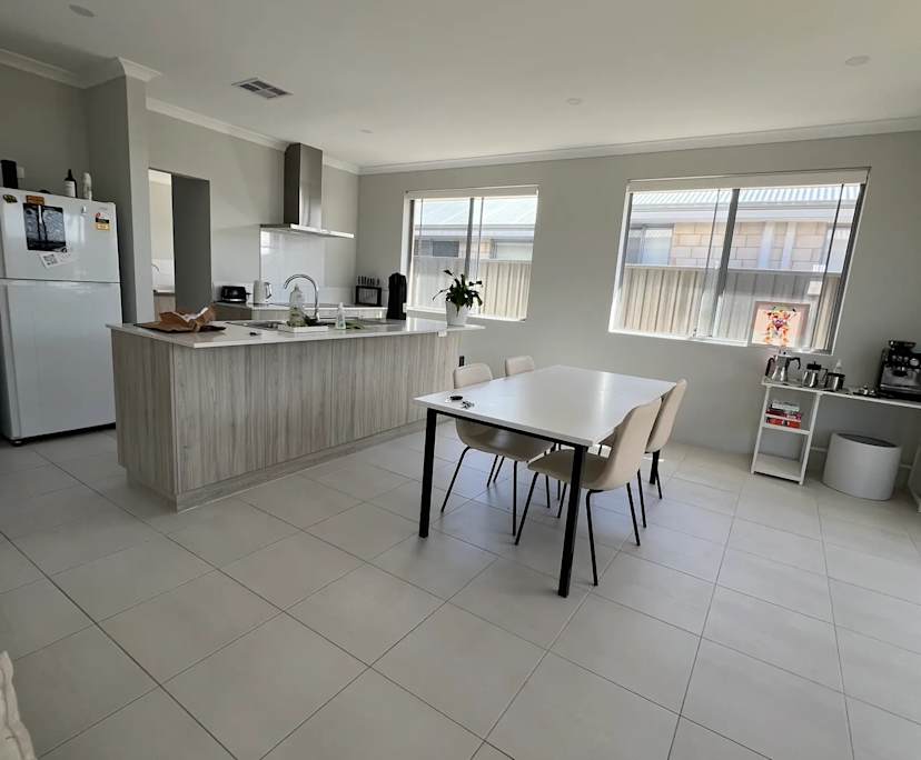 $280, Share-house, 3 bathrooms, South Guildford WA 6055