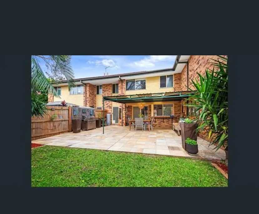 $285, Flatshare, 3 bathrooms, Benowa QLD 4217