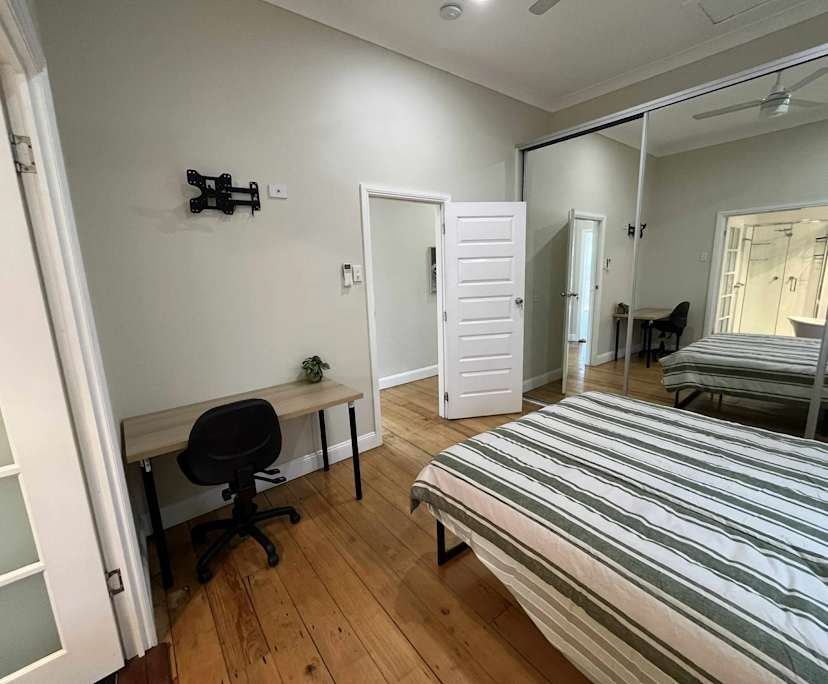 $385, Share-house, 4 bathrooms, Stones Corner QLD 4120