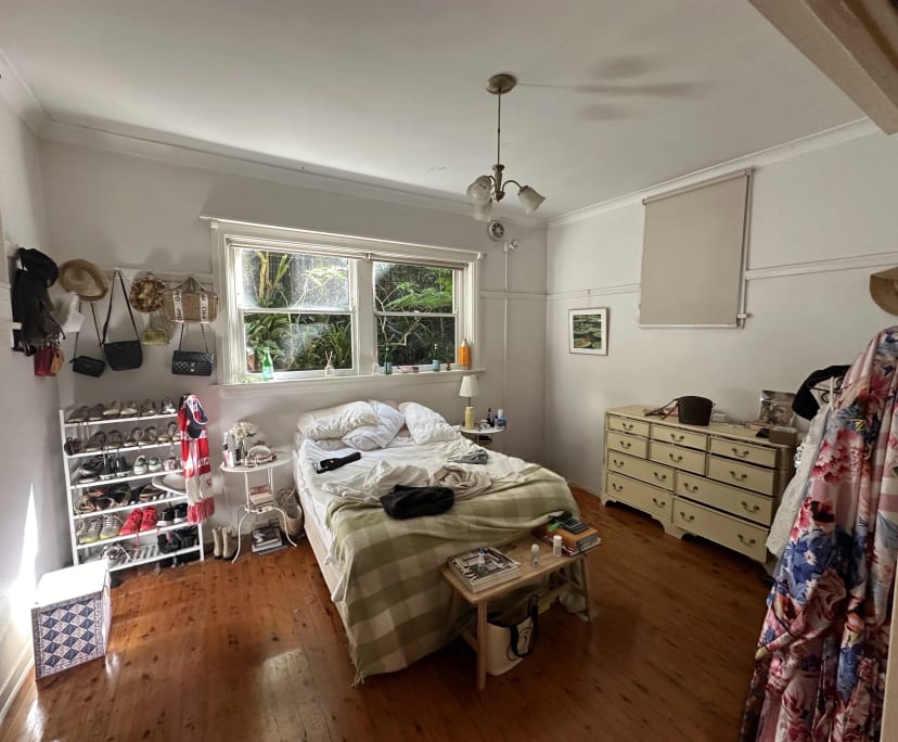 Unfurnished room in a flatshare