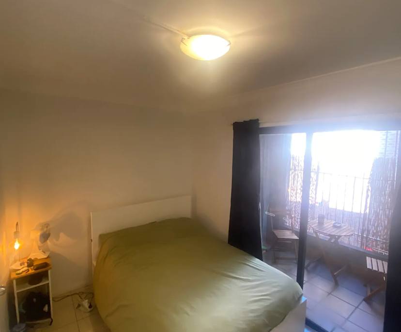 Furnished room in a flatshare