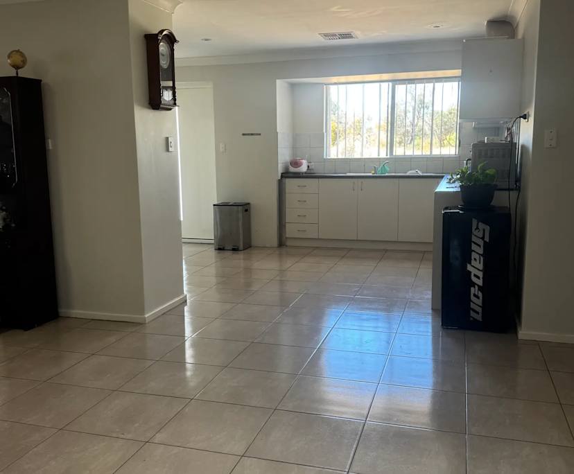 $250, Share-house, 4 bathrooms, Oakford WA 6121