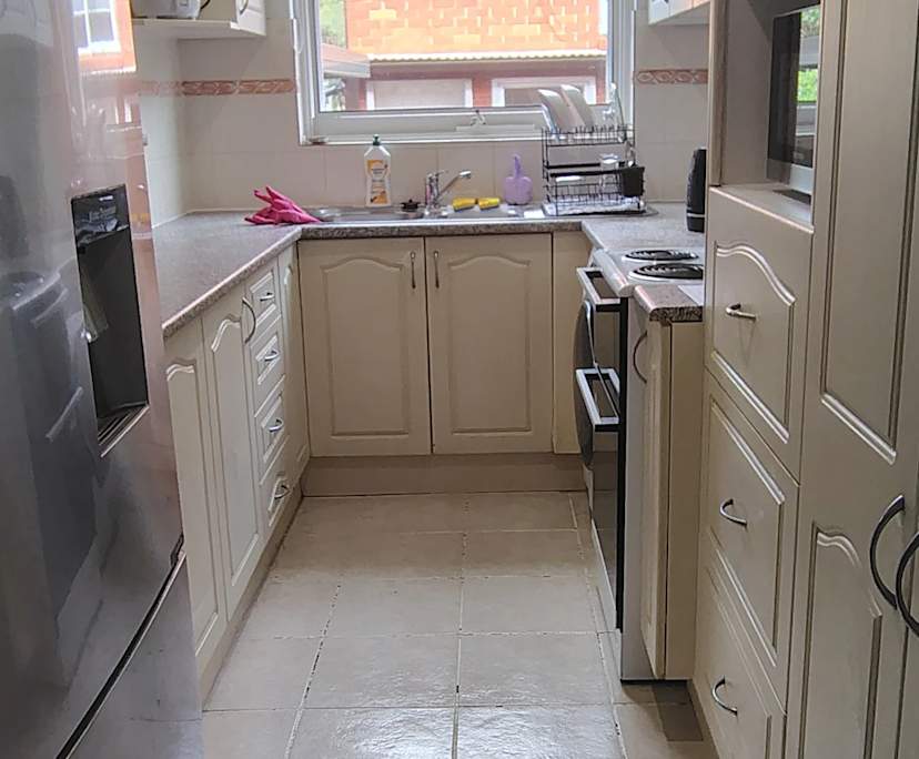 Furnished room in a flatshare