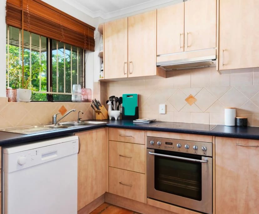 $320, Flatshare, 2 bathrooms, Indooroopilly QLD 4068