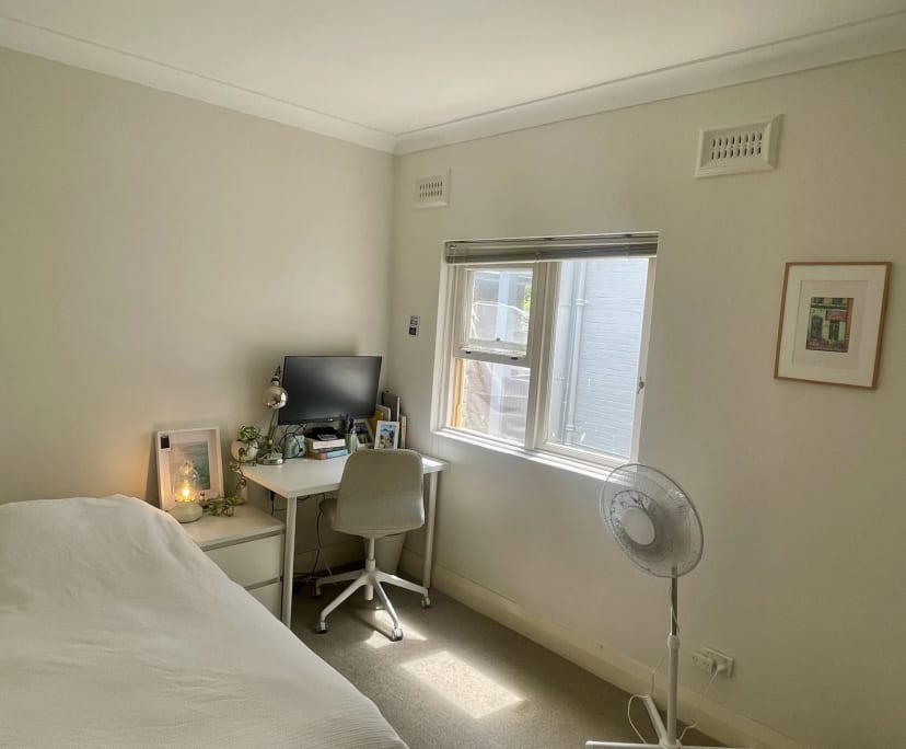 Furnished room in a flatshare