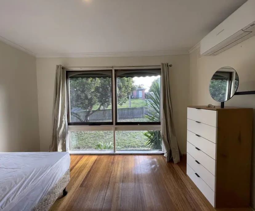 Room in a share house