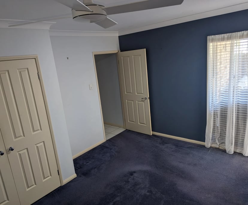Room in a share house