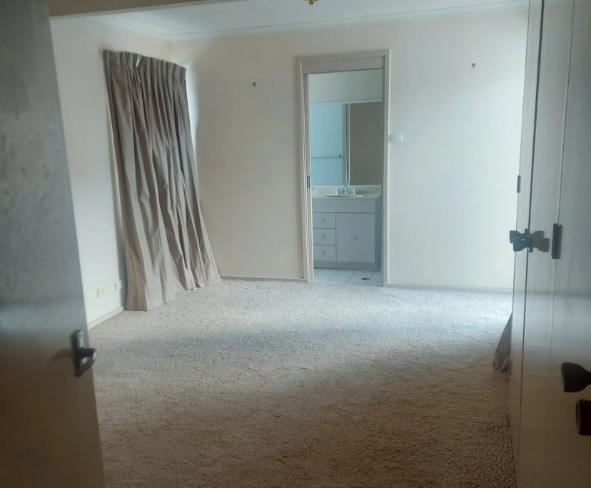 Room for Rent in Lyons, Canberra 260, Unfurnished...
