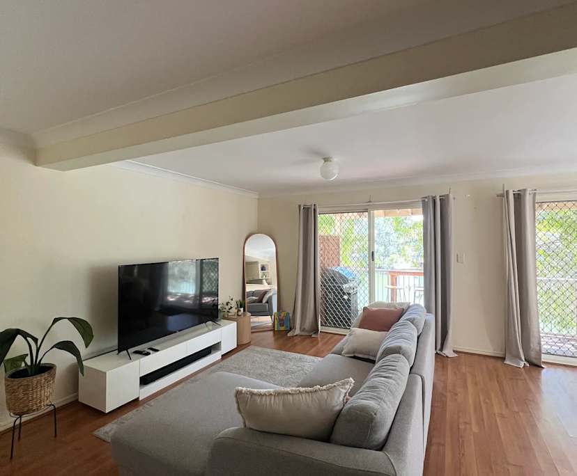 Furnished room with ensuite in a share house