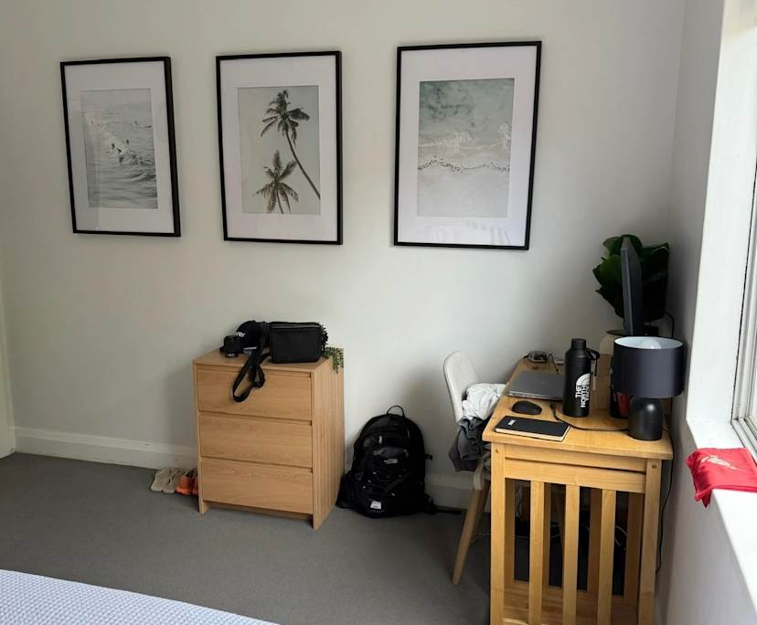 Furnished room in a flatshare