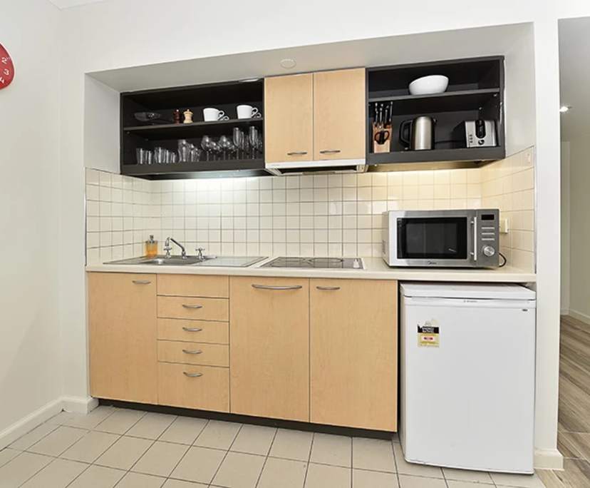 $995, Whole-property, 2 bathrooms, Melbourne VIC 3000