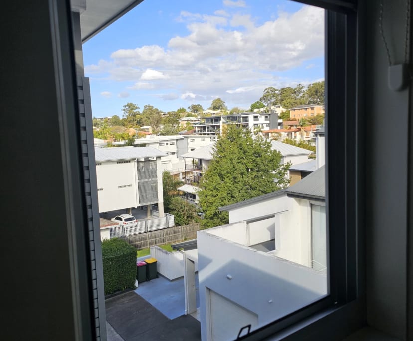 $300, Share-house, 3 bathrooms, Saint Lucia QLD 4067