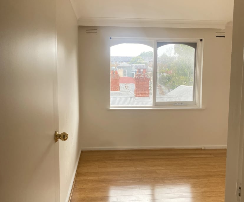 Unfurnished room in a flatshare