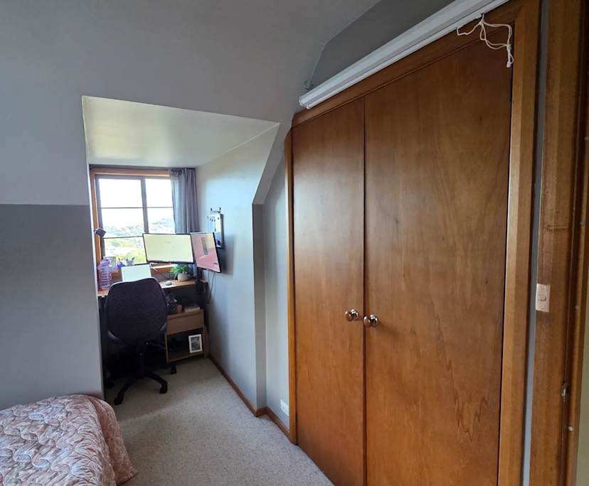 Furnished room in a share house