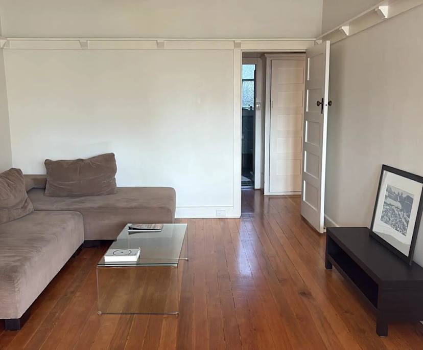 Furnished room in a flatshare