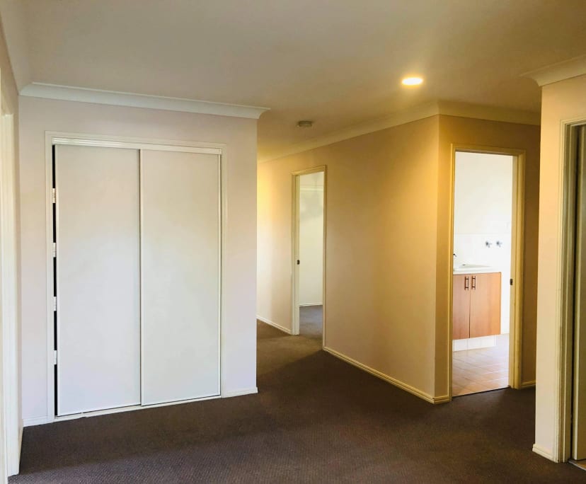 $275, Share-house, 4 bathrooms, Varsity Lakes QLD 4227