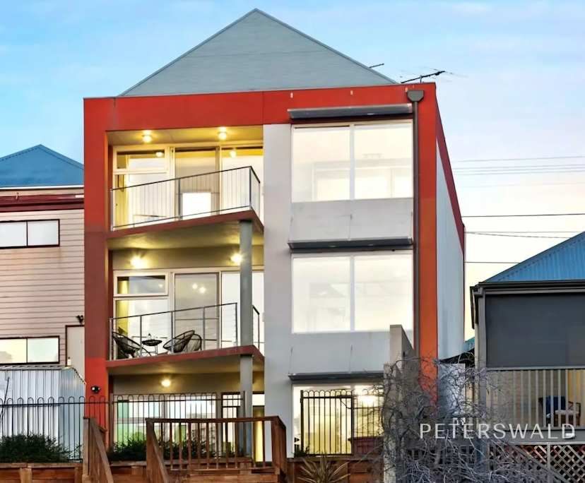 Room in a share house