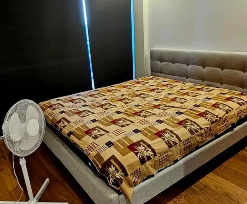 Furnished room in a flatshare