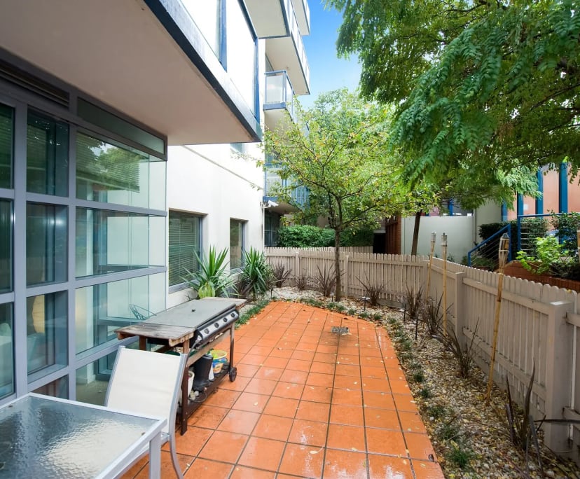 $330, Flatshare, 2 bathrooms, South Melbourne VIC 3205