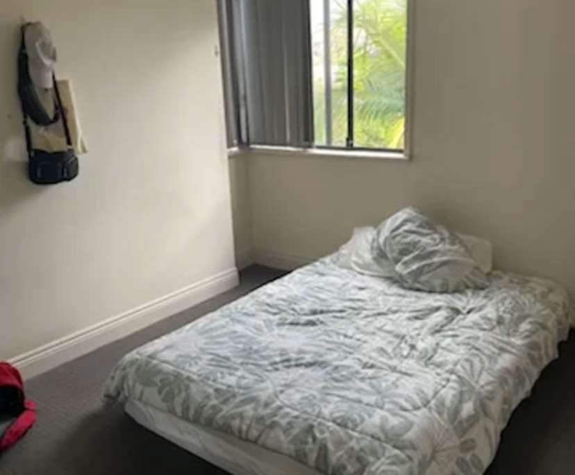 Unfurnished room in a flatshare