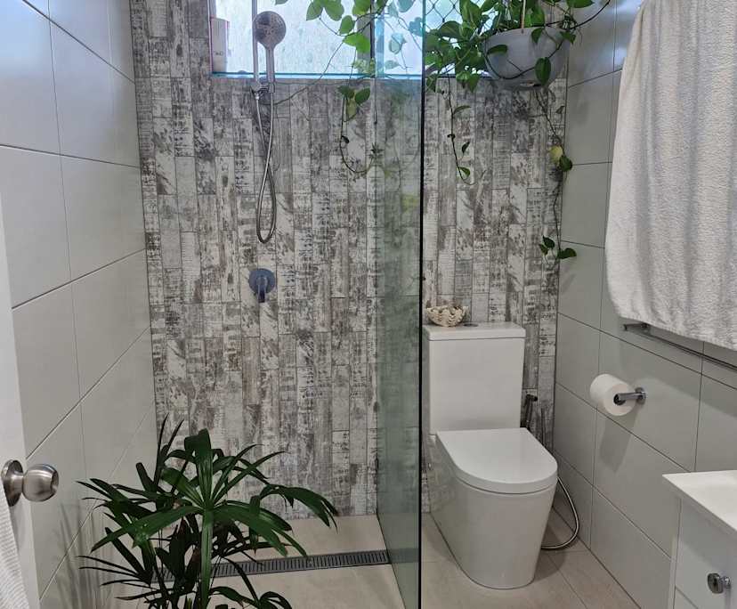 $275, Flatshare, 2 bathrooms, Holloways Beach QLD 4878