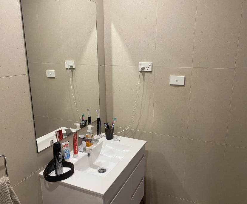 $300, Flatshare, 2 bathrooms, Miranda NSW 2228