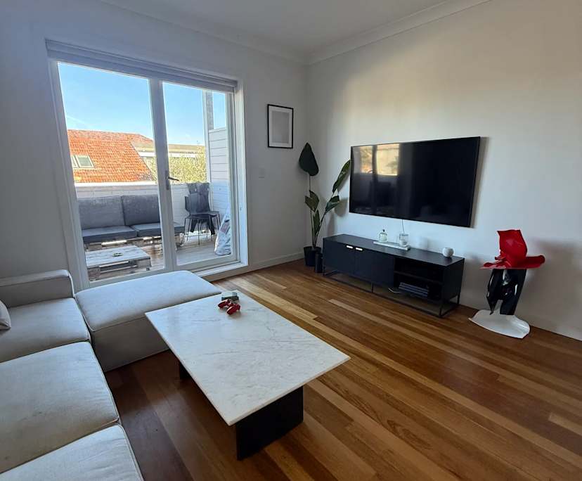 Unfurnished room with own bathroom