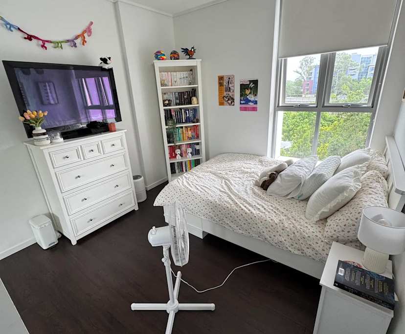 Unfurnished room with own bathroom