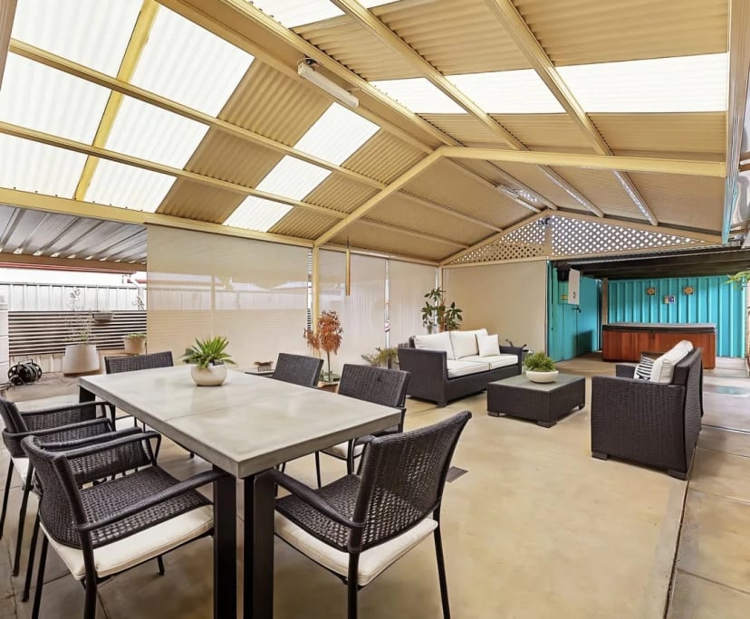 Room in a share house