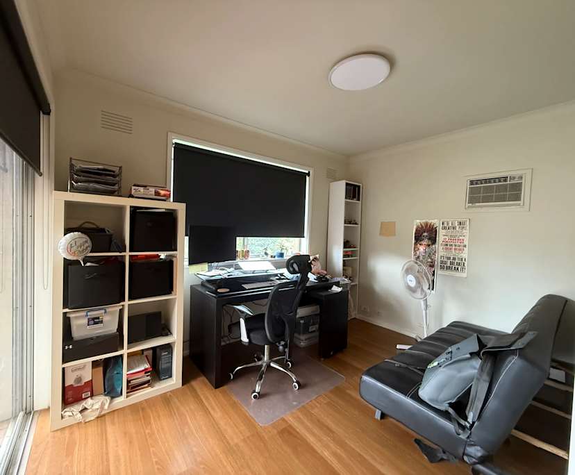 Room in a share house