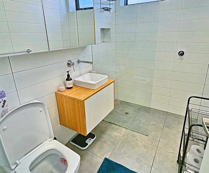 $330, Flatshare, 3 bathrooms, St Kilda VIC 3182